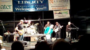 David-Uosikkinen-Rob-Hyman-Greg-Davis-Richard-Bush-In-The-Pocket-Band (5)