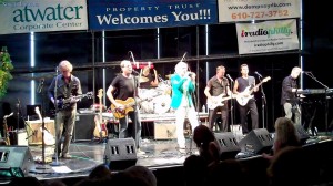 David-Uosikkinen-Rob-Hyman-Greg-Davis-Richard-Bush-In-The-Pocket-Band (8)